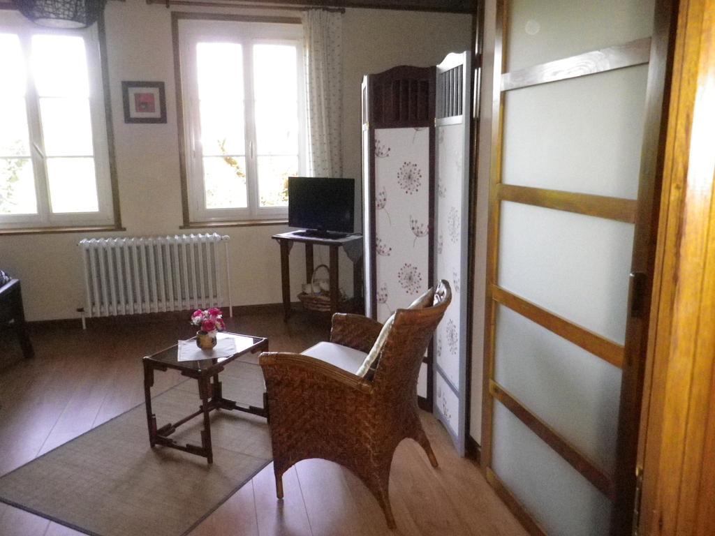 Chambre D'Hotes La Haie Fleurie Chevillard Habitación foto
